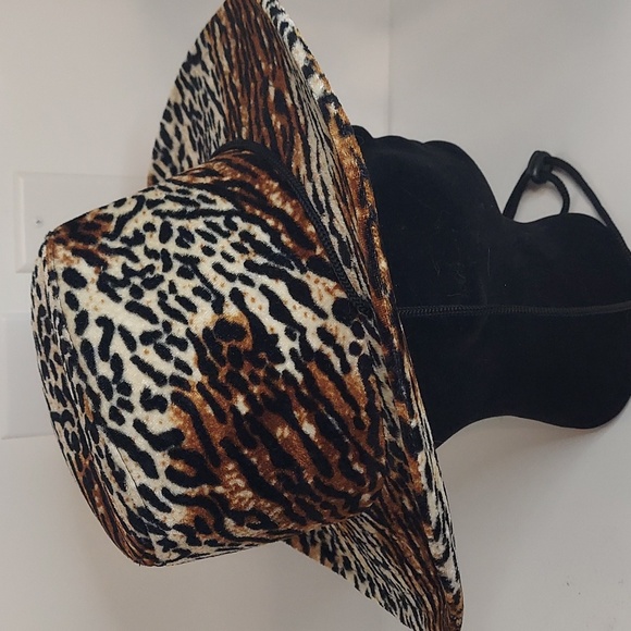 J. Hats - Picture 4 of 5